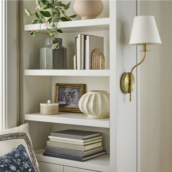 NWT Round Wavy Ceramic Vase— Threshold with Studio McGee - Picture 3 of 3